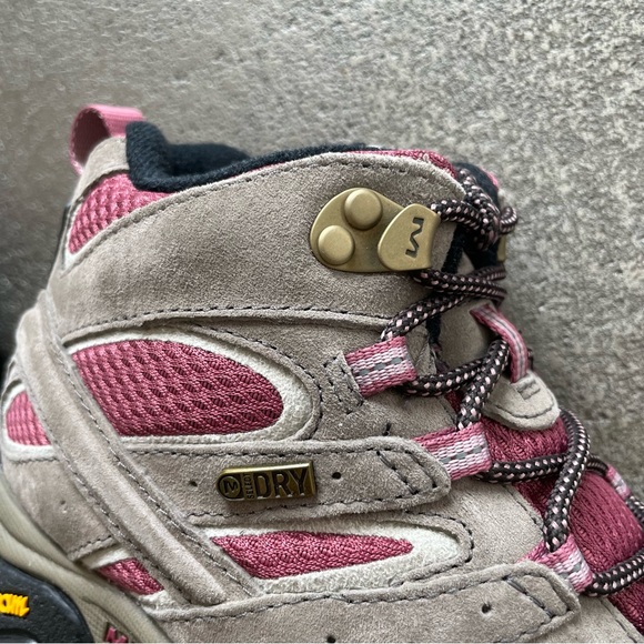 Merrell Women's Moab 2 Mid Waterproof Hiking Boots in Boulder Blush Pink - Picture 9 of 11